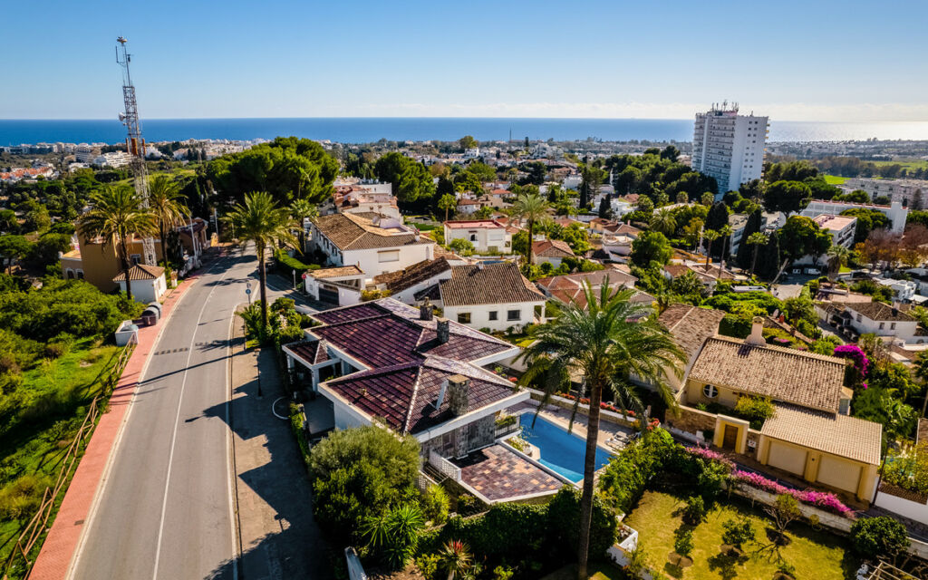 Detached Villa Nueva Andalucía Málaga - image 38
