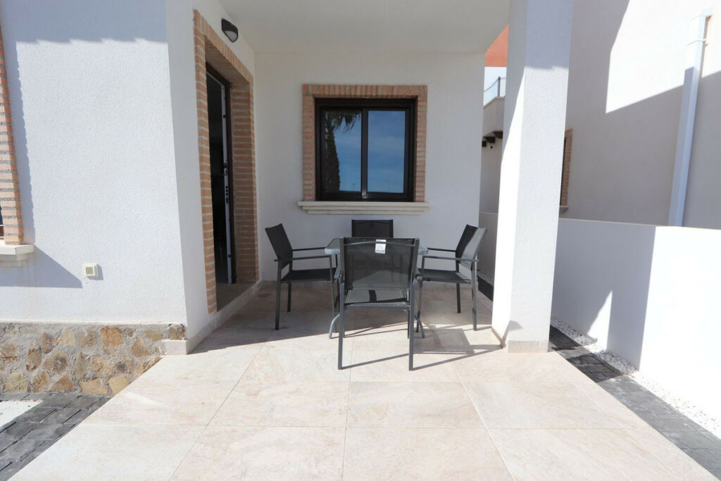 Detached Villa Villamartin Alicante - image 38