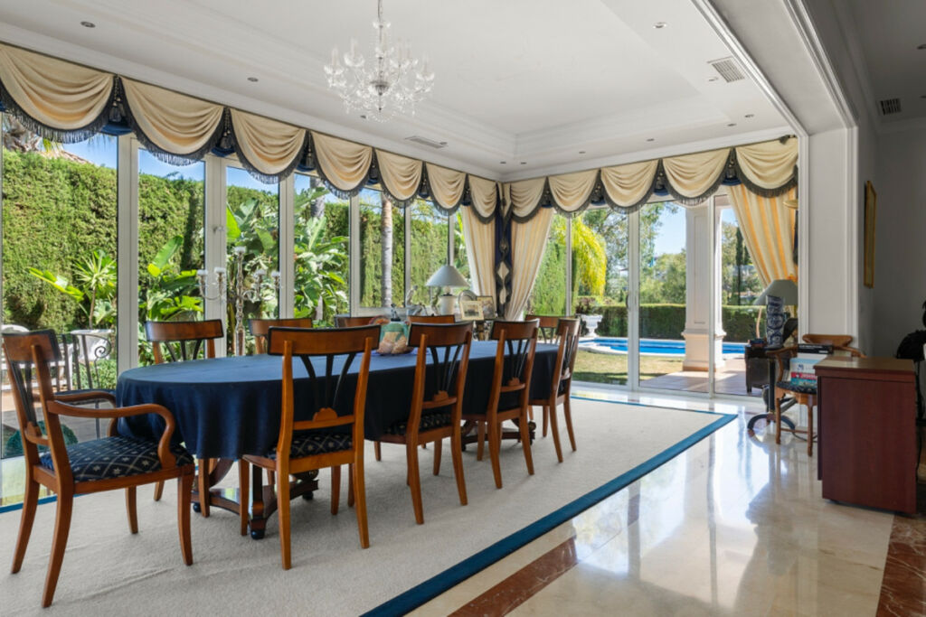 Detached Villa Benahavís Málaga - image 38