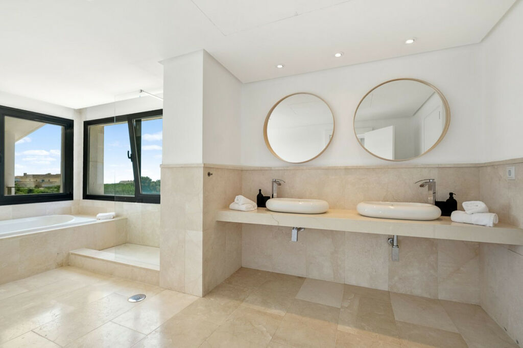 Detached Villa Sotogrande Cádiz - image 38