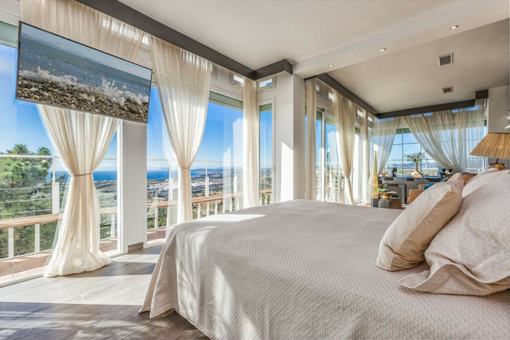 Detached Villa Estepona Málaga - image 38