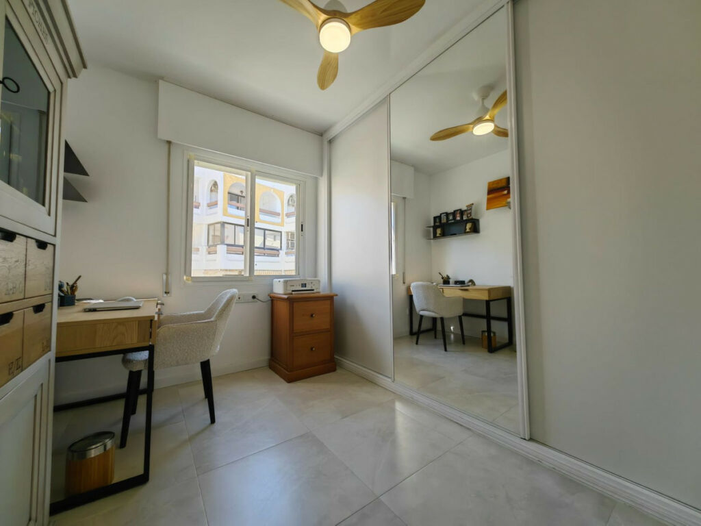 Middle Floor Apartment Estepona Málaga - image 38