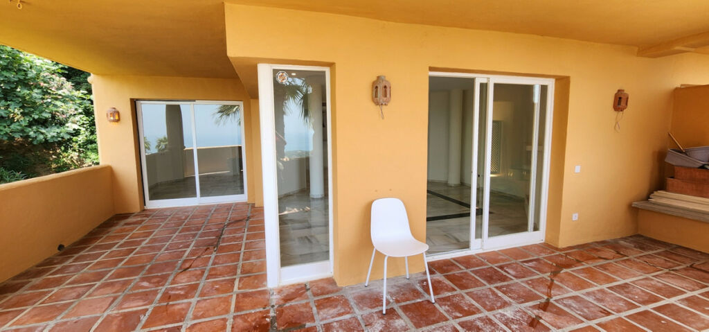 Middle Floor Apartment Calahonda Málaga - image 39