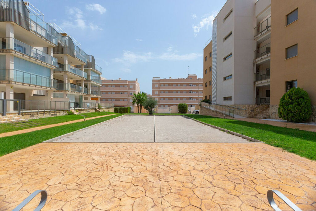 Middle Floor Apartment Villamartin Alicante - image 39
