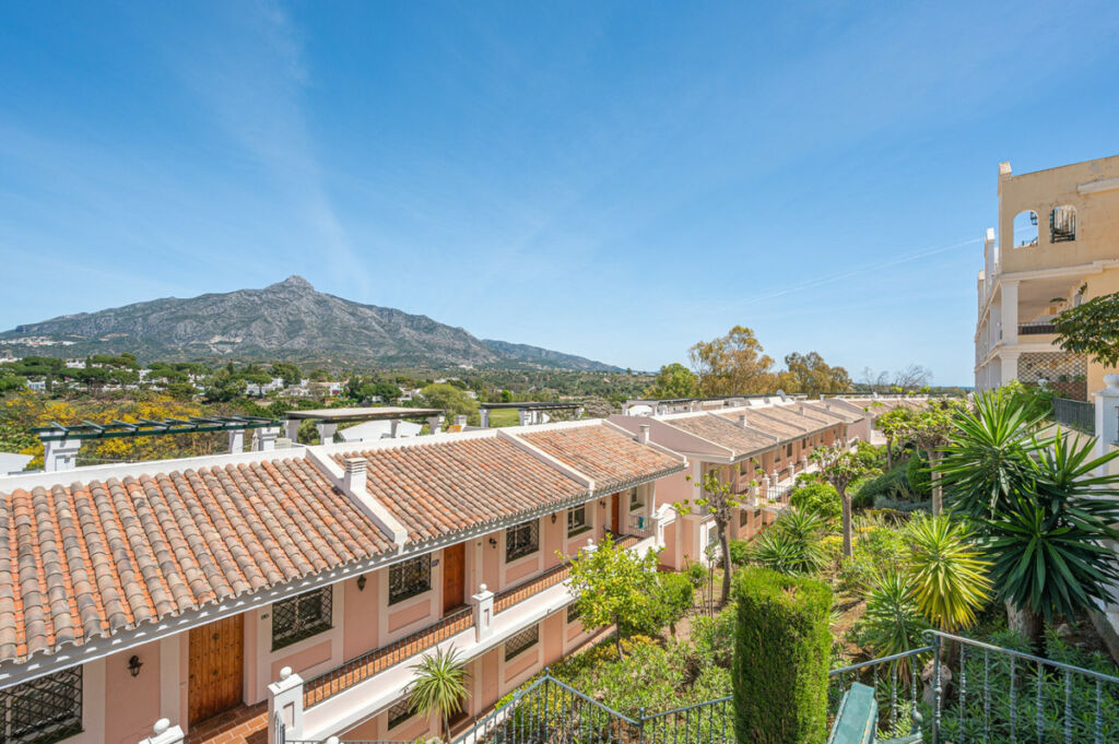 Middle Floor Apartment Nueva Andalucía Málaga - image 39