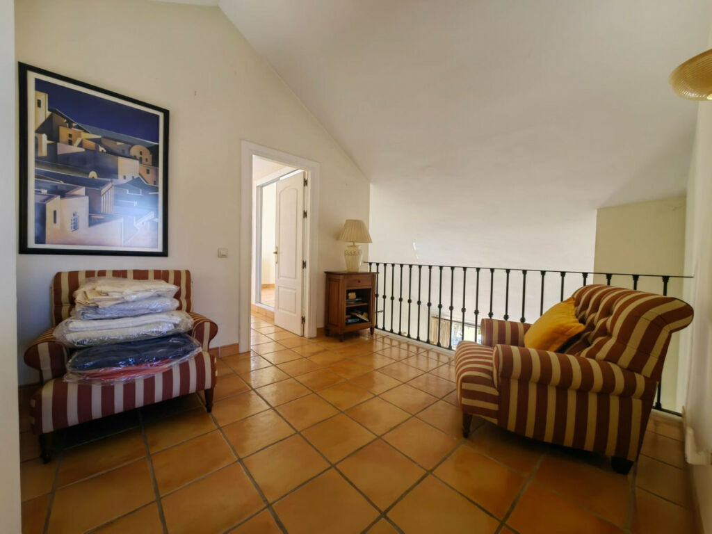 Detached Villa Estepona Málaga - image 39