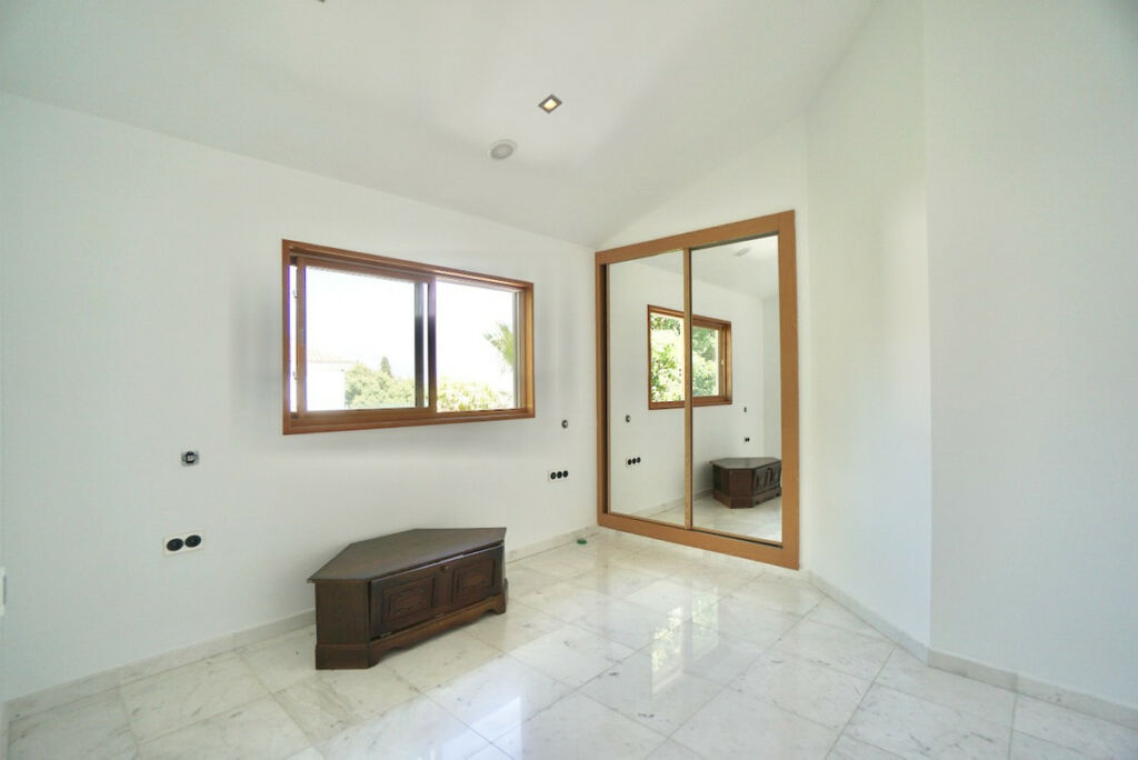 Detached Villa Benahavís Málaga - image 39