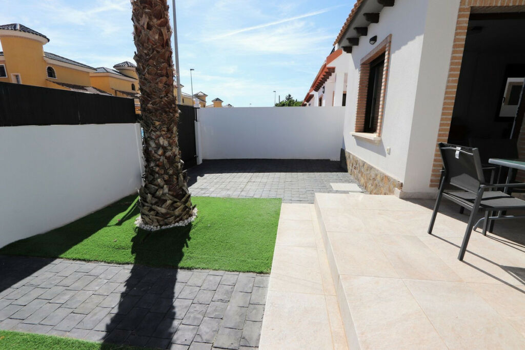 Detached Villa Villamartin Alicante - image 39