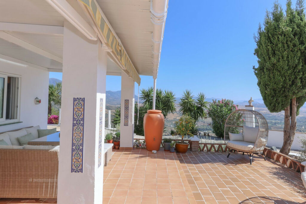 Detached Villa Guaro Málaga - image 39