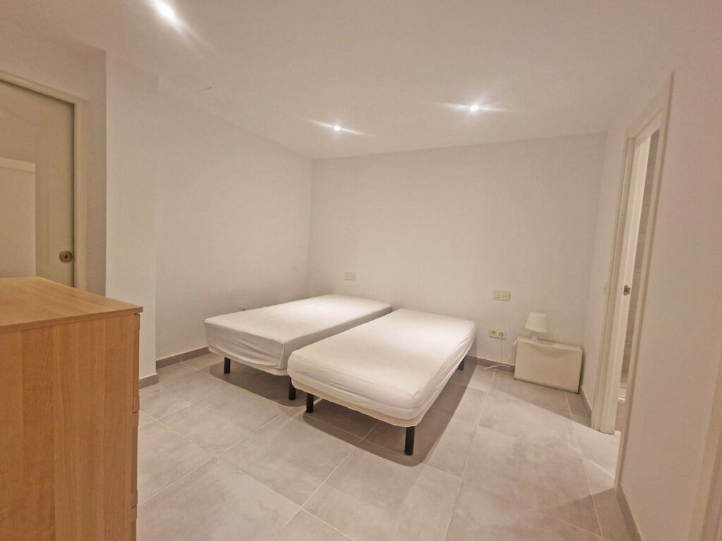 Semi-Detached House Cabopino Málaga - image 34