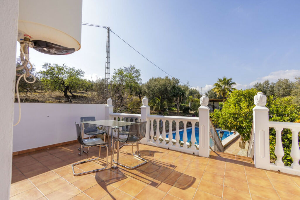 Detached Villa Riogordo Málaga - image 39