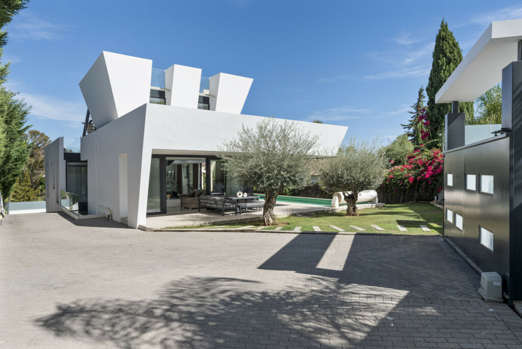 Detached Villa Nueva Andalucía Málaga - image 39