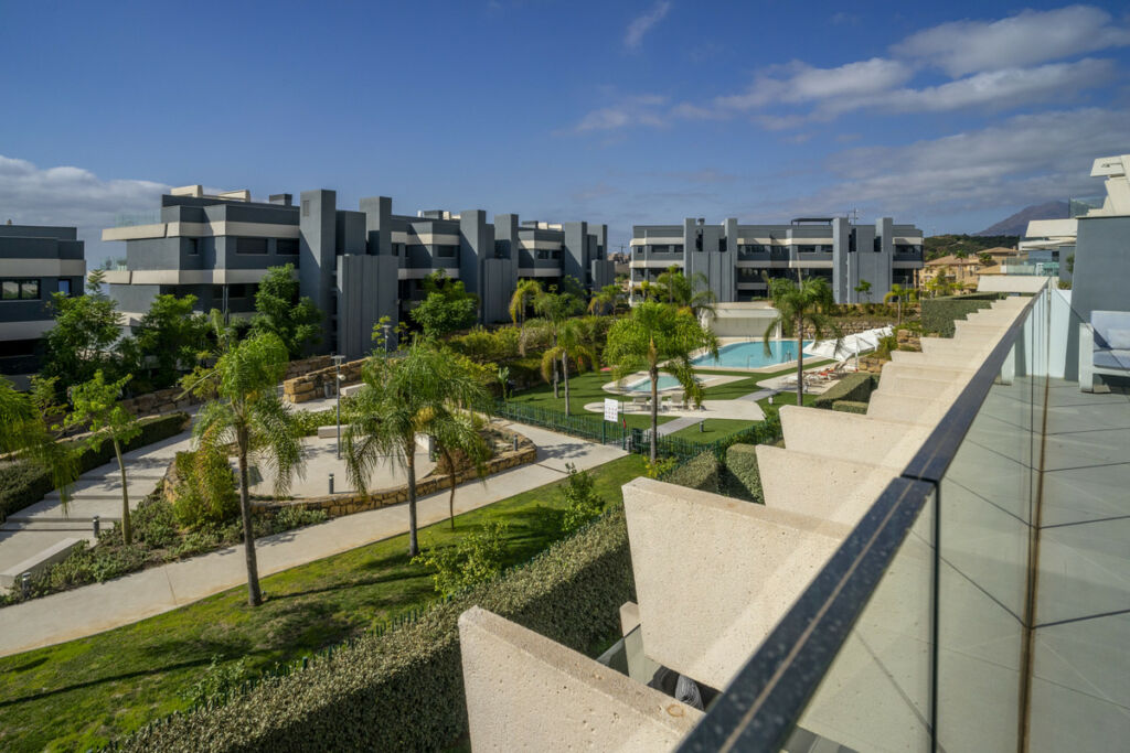 Middle Floor Apartment Estepona Málaga - image 39
