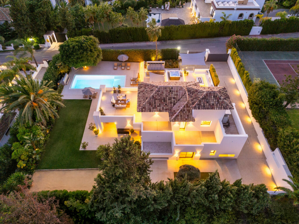 Detached Villa Nueva Andalucía Málaga - image 39