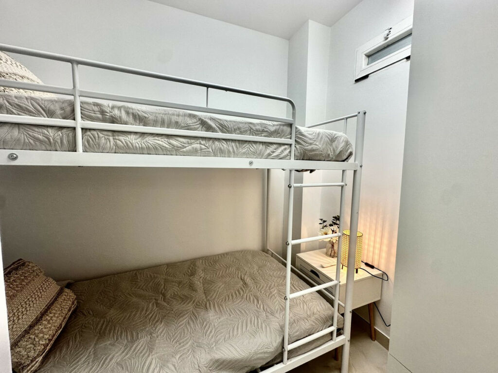 Middle Floor Apartment Calahonda Málaga - image 40