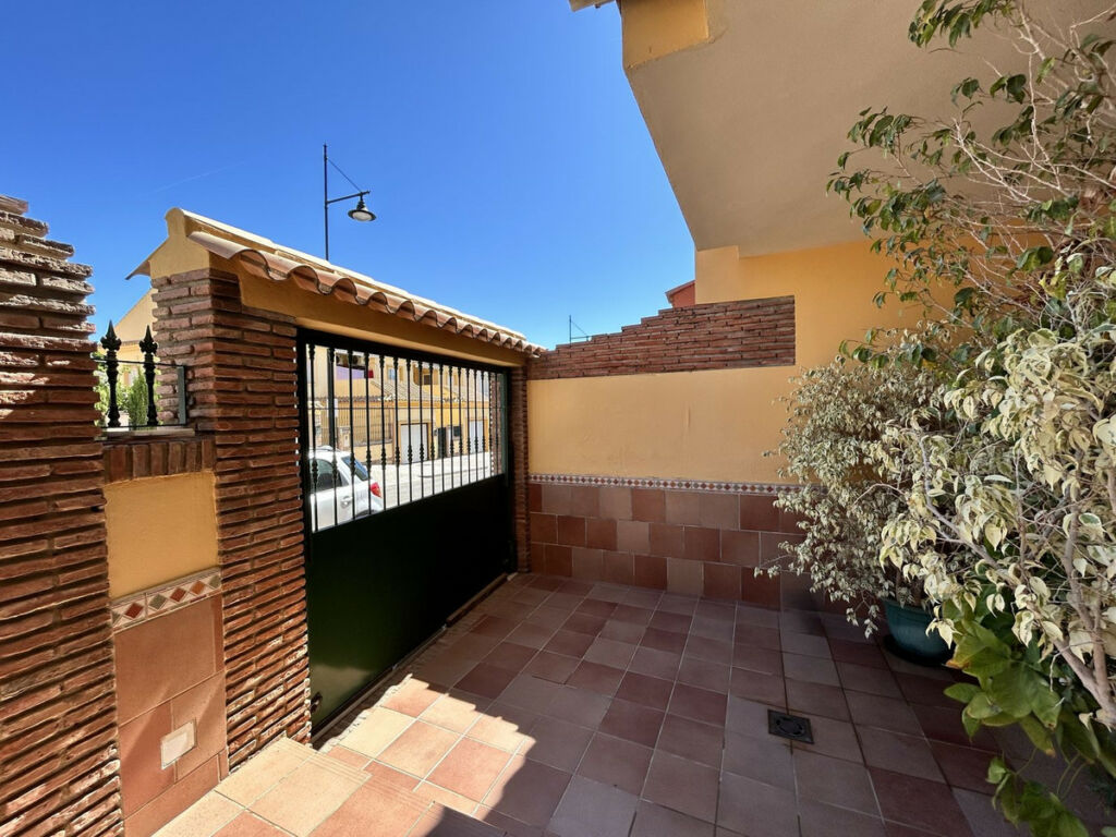 Semi-Detached House Fuengirola Málaga - image 4