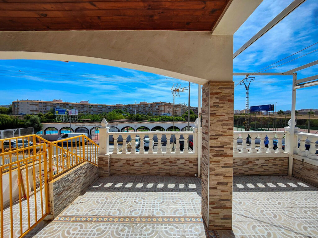 Top Floor Apartment El Acequion Alicante - image 4