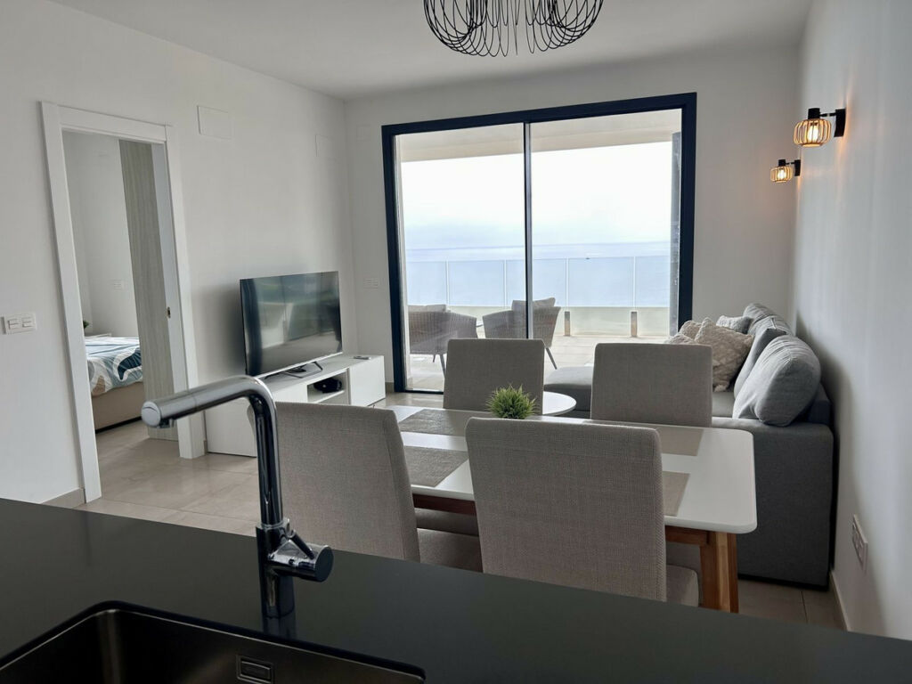 Middle Floor Apartment Fuengirola Málaga - image 4