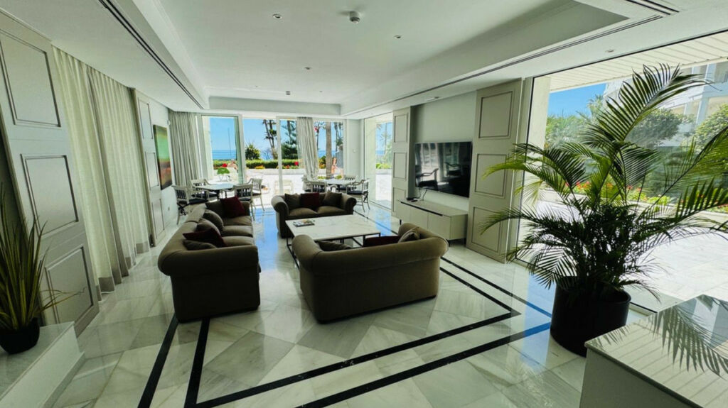 Middle Floor Apartment Marbella Málaga - image 4