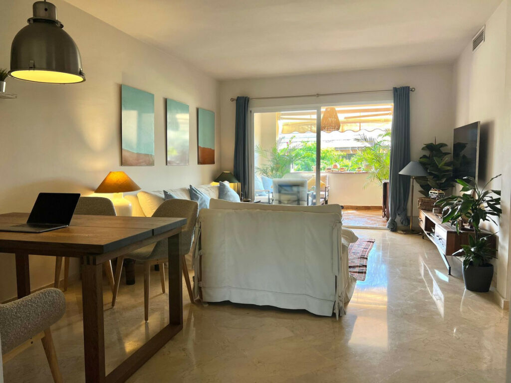 Middle Floor Apartment Guadalmina Alta Málaga - image 4
