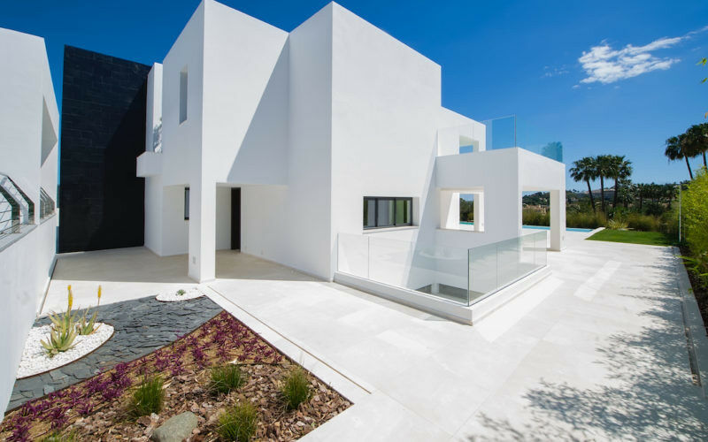 Detached Villa Nueva Andalucía Málaga - image 4