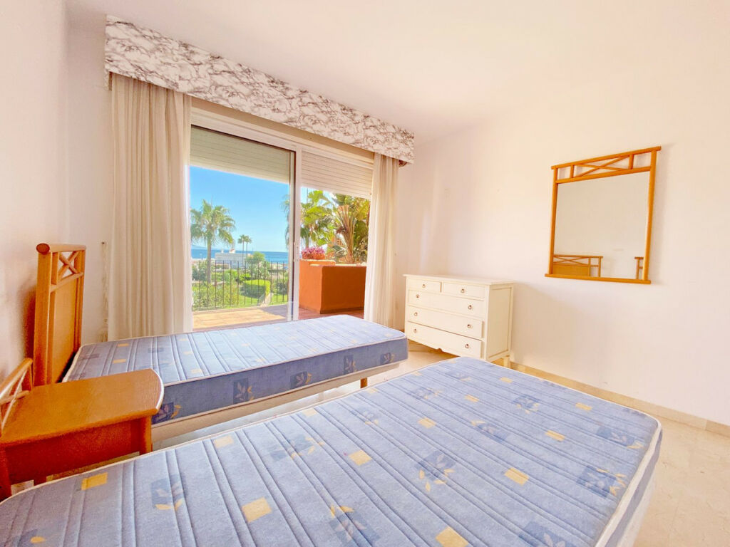 Middle Floor Apartment Manilva Málaga - image 4