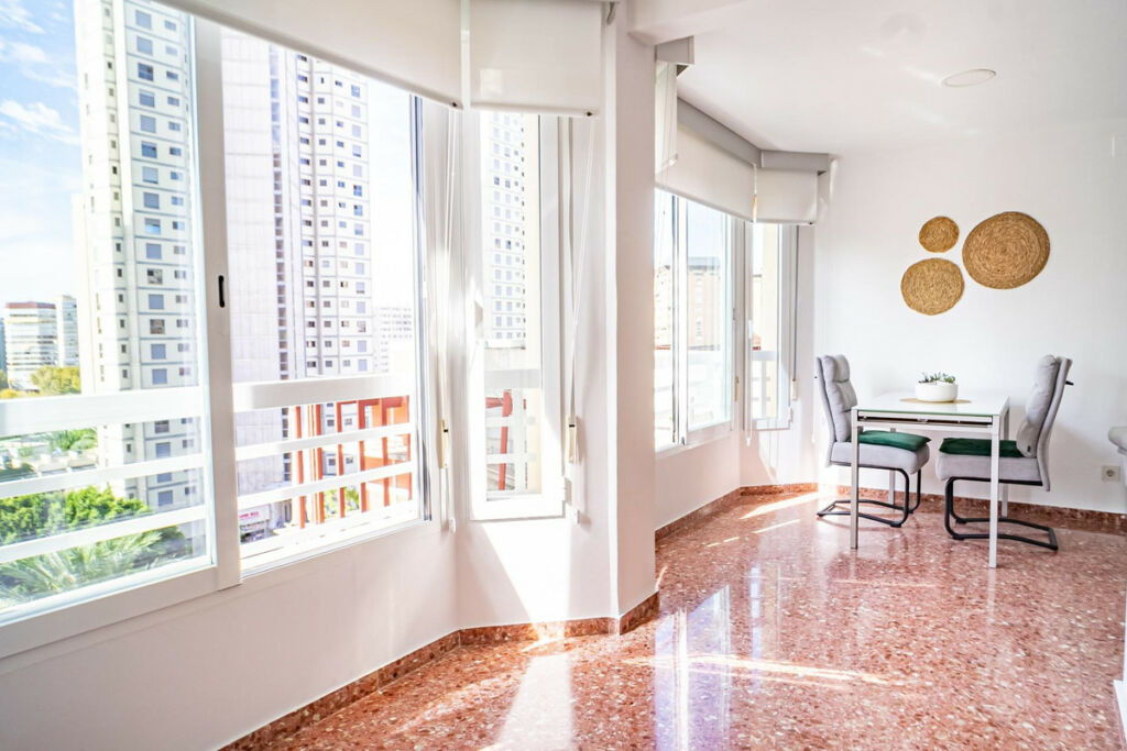 Middle Floor Apartment Benidorm Alicante - image 4
