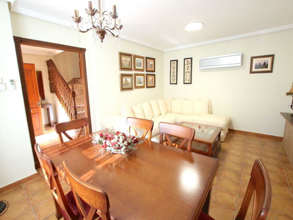 Townhouse Benijofar Alicante - image 4