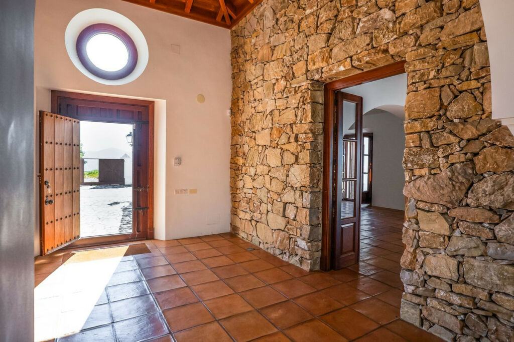 Detached Villa Gaucín Málaga - image 4