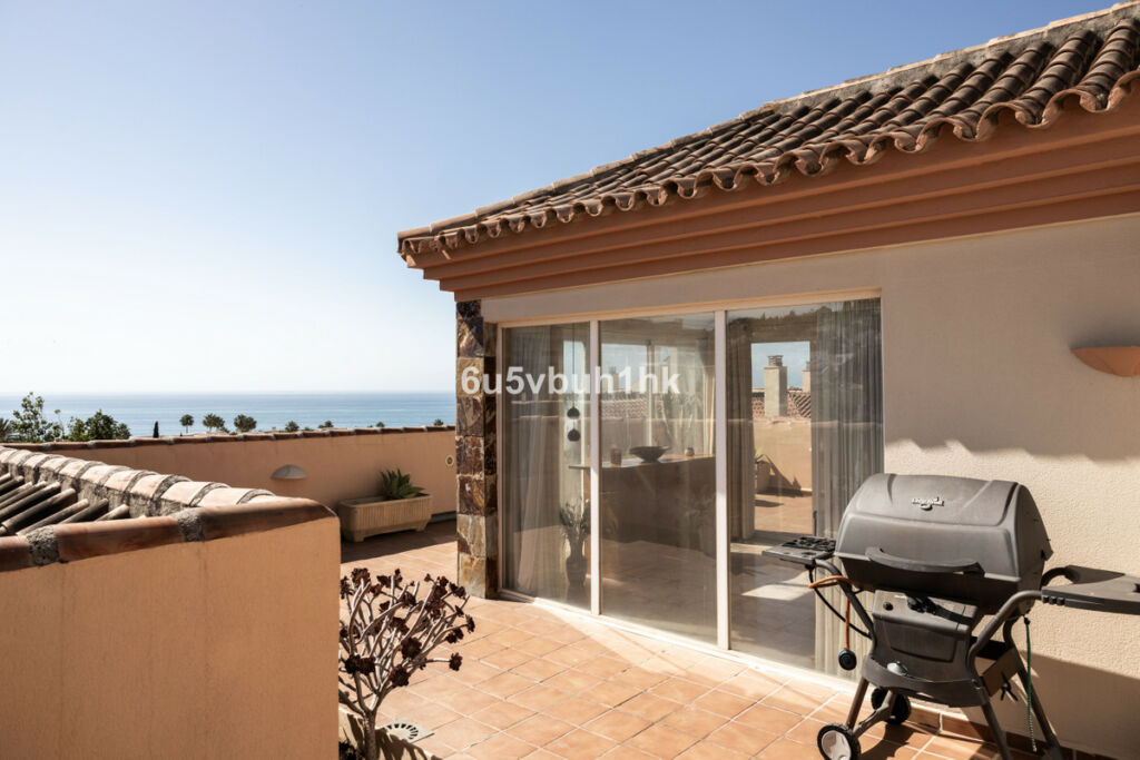 Penthouse Higueron Málaga - image 4