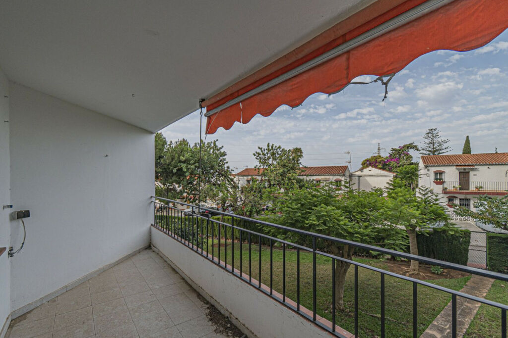 Middle Floor Apartment Marbella Málaga - image 4