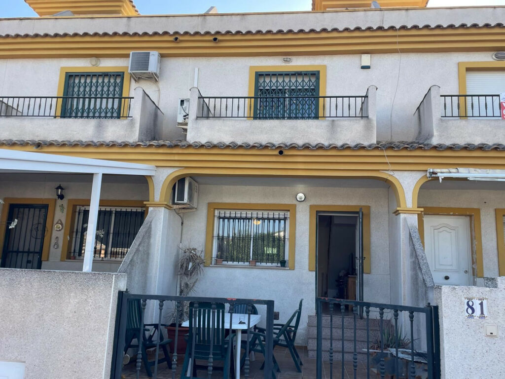 Townhouse Daya Nueva Alicante - image 4