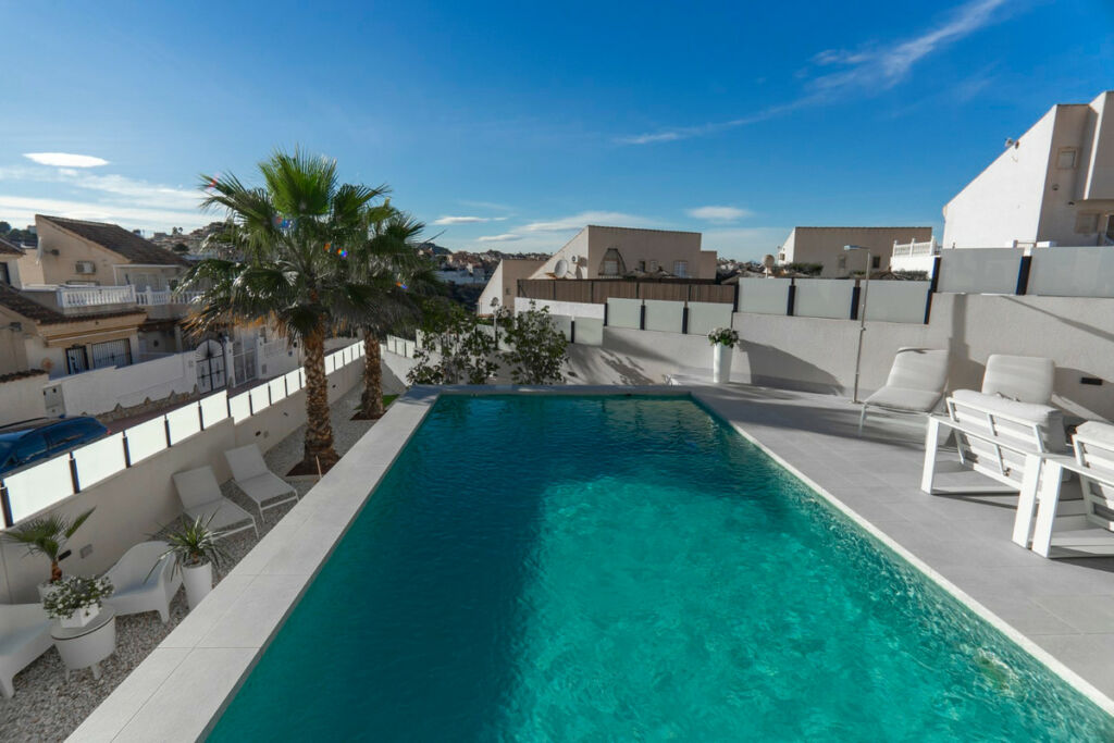 Detached Villa Ciudad Quesada Alicante - image 4