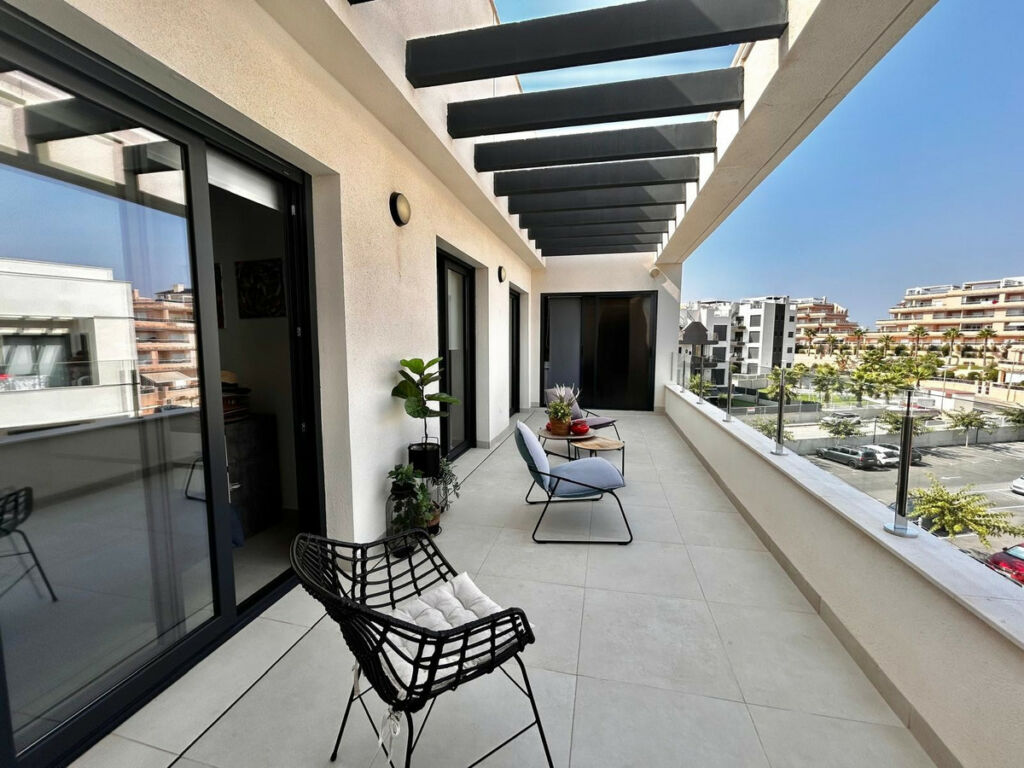 Penthouse Villamartin Alicante - image 4
