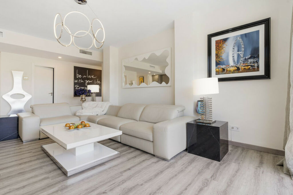 Middle Floor Apartment La Cala de Mijas Málaga - image 4