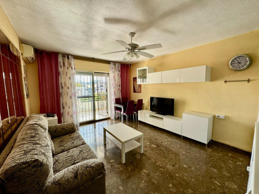Middle Floor Apartment Benalmadena Costa Málaga - image 4