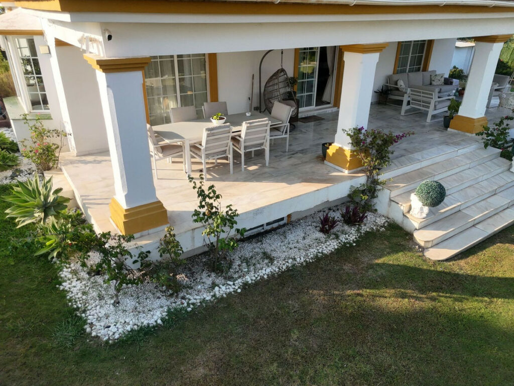 Detached Villa Guadalmina Alta Málaga - image 4