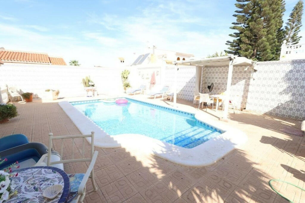 Detached Villa Torrevieja Alicante - image 4