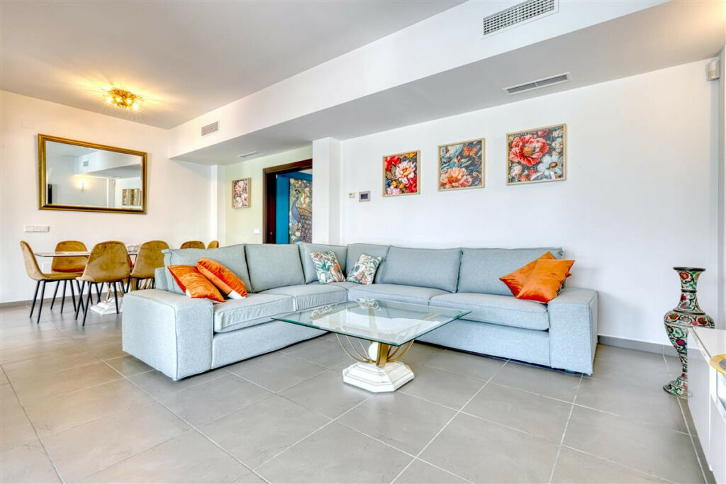 Semi-Detached House Estepona Málaga - image 4