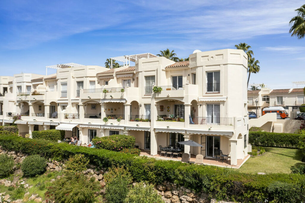 Ground Floor Apartment La Quinta Málaga - image 4