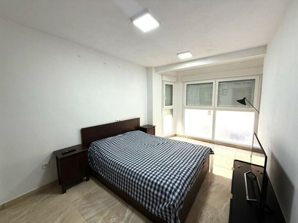 Middle Floor Apartment Torrevieja Alicante - image 4