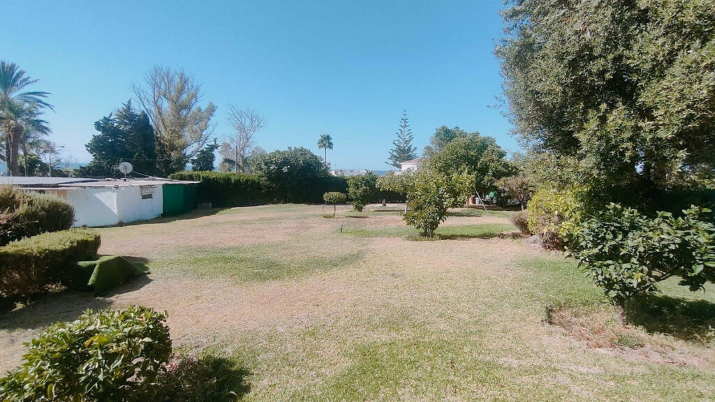 Detached Villa Marbella Málaga - image 4
