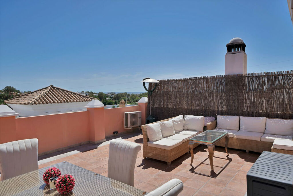 Townhouse El Paraiso Málaga - image 4
