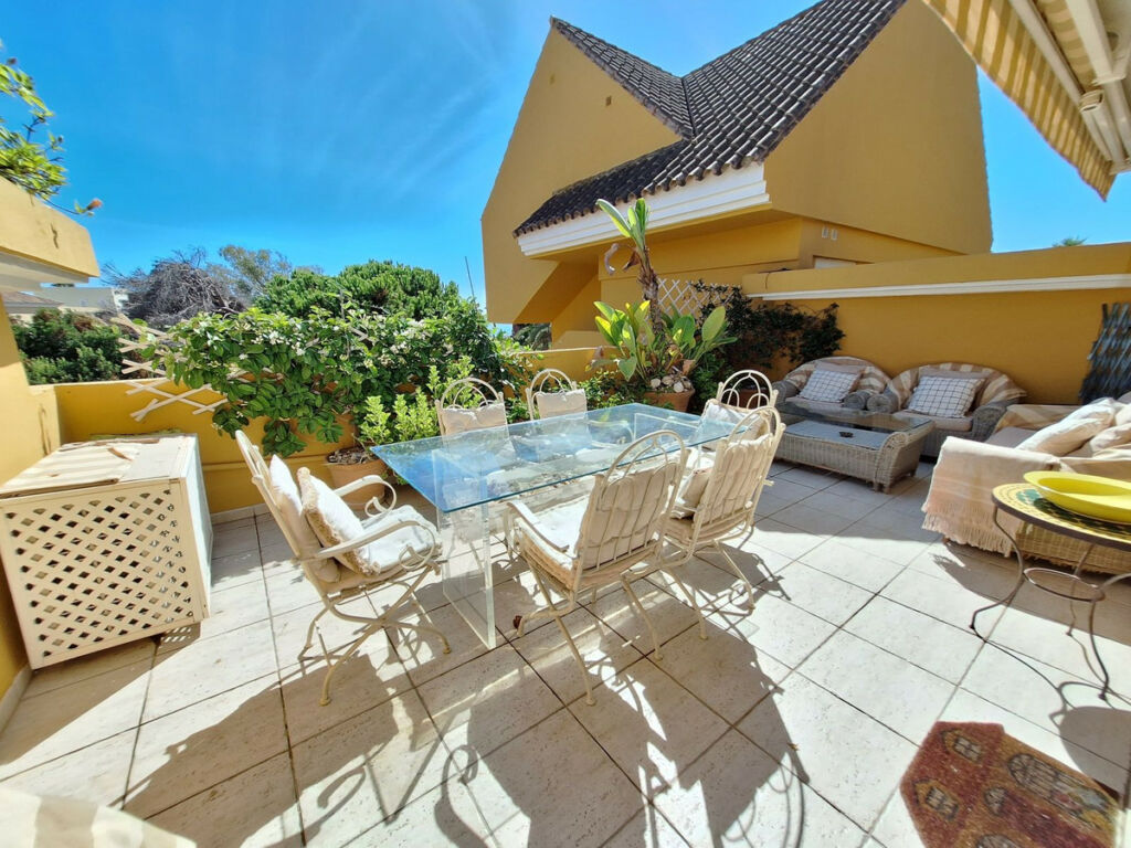 Penthouse Duplex Elviria Málaga - image 4