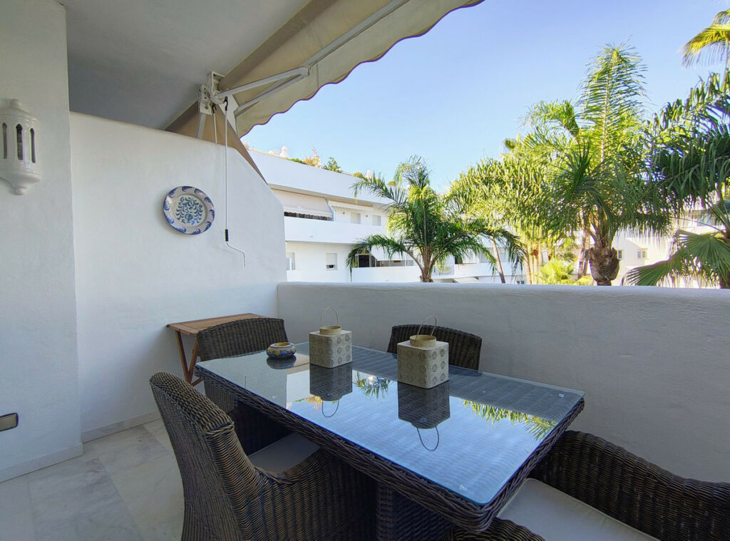 Middle Floor Apartment The Golden Mile Málaga - image 4