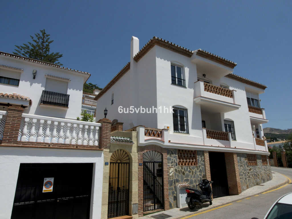 Detached Villa Mijas Málaga - image 4