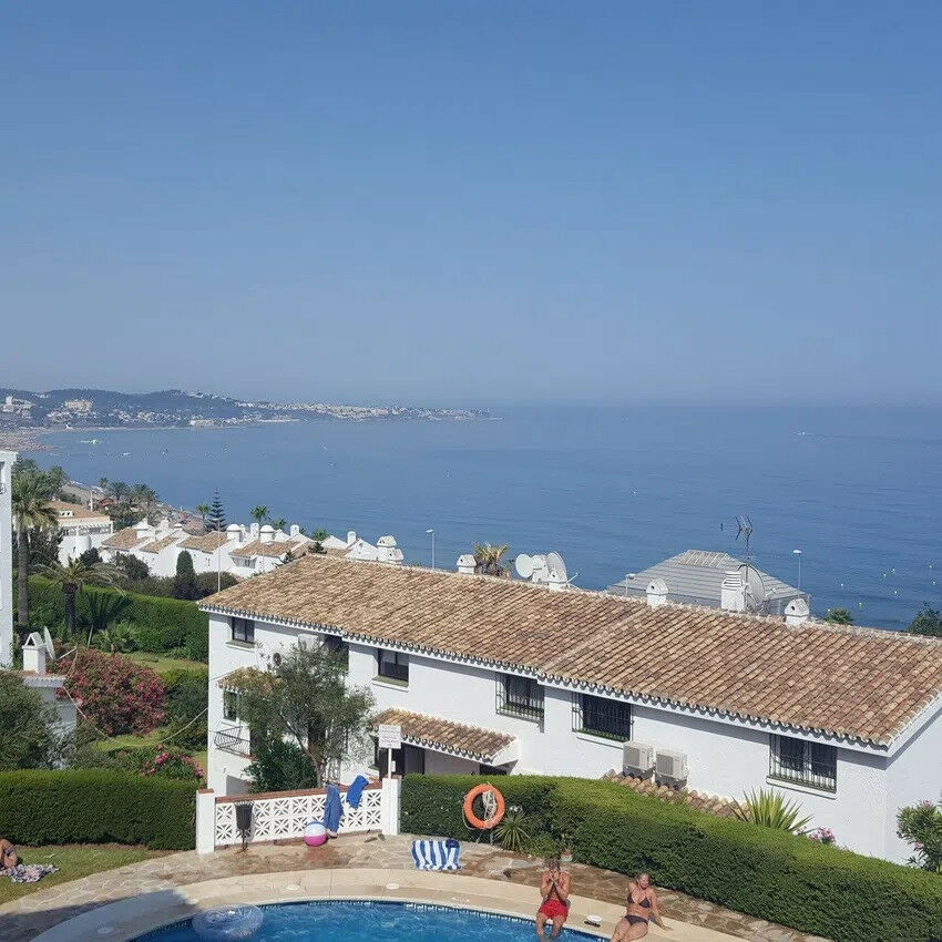 Middle Floor Apartment Mijas Costa Málaga - image 4