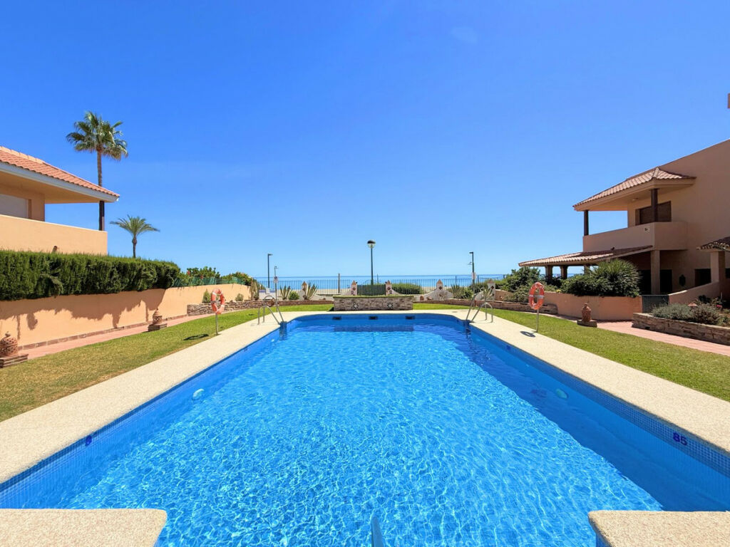 Townhouse Casares Playa Málaga - image 4