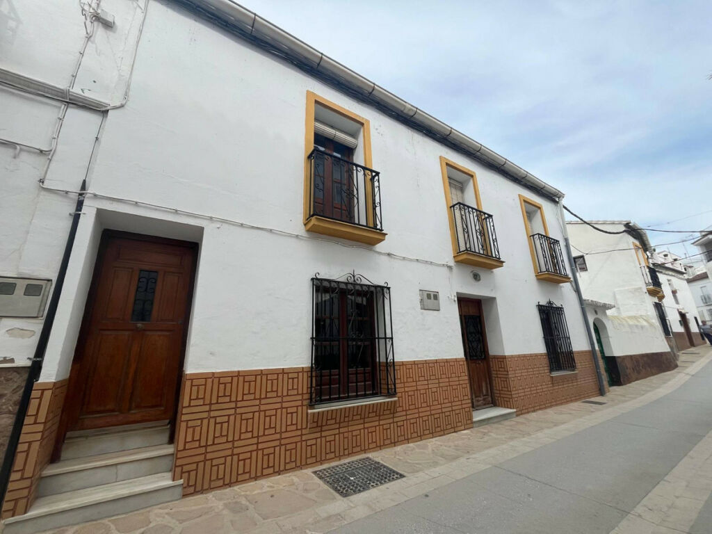 Townhouse Gaucín Málaga - image 4