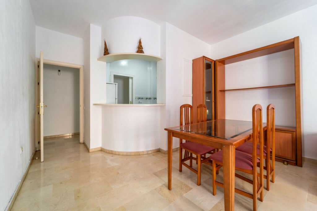 Middle Floor Apartment Málaga Centro Málaga - image 4